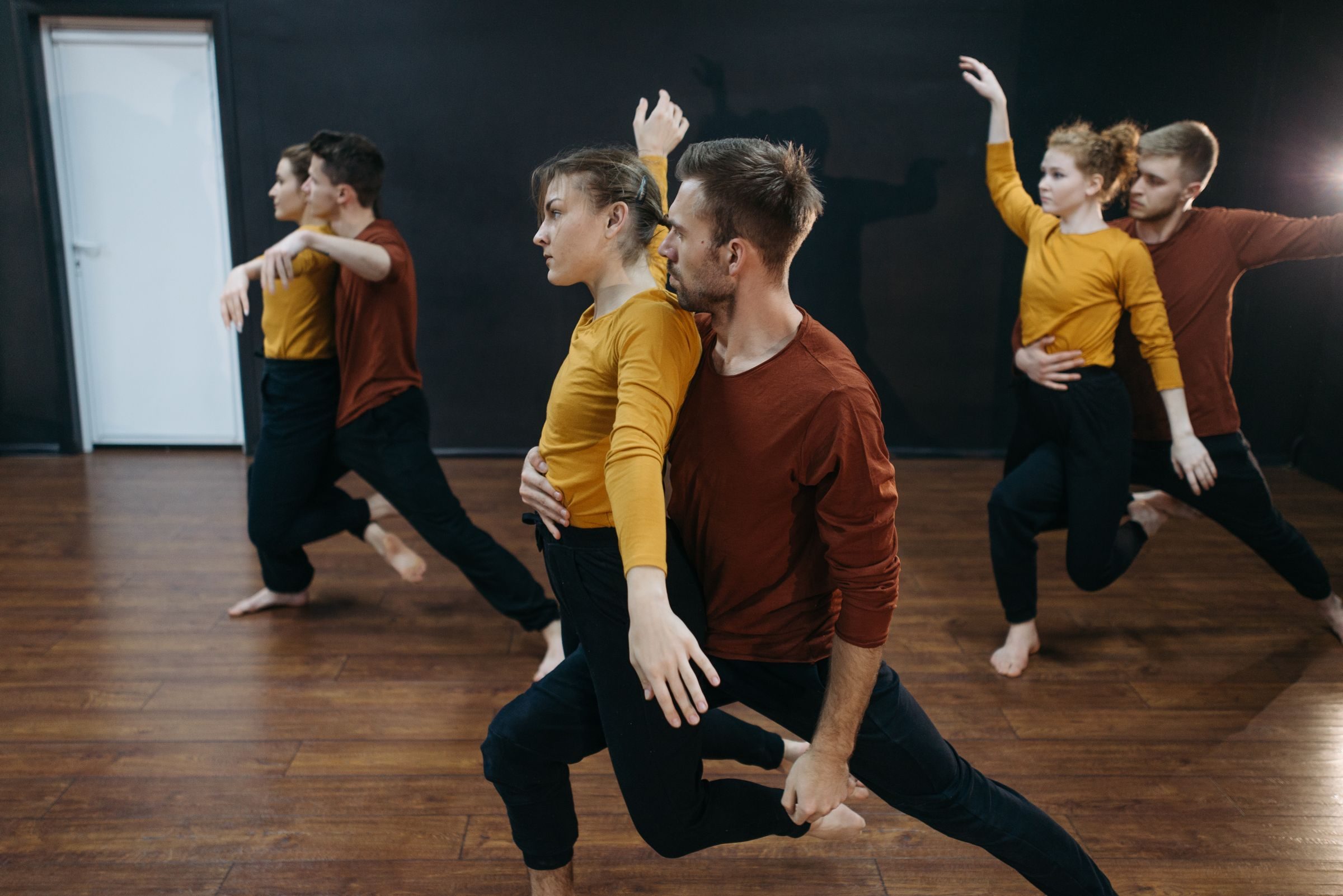 Danseurs en répétition dans un studio